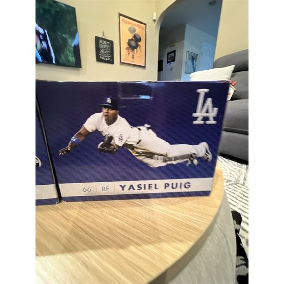 Yasiel Puig 2015 Los Angeles Dodgers Bobblehead SGA #66 NIB - Picture 6 of 15